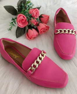 Mocassim Feminino Confort Bico Quadrado Corrente